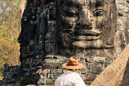 Angkor Wat 1-Day Tour by Private Car or Minivan
