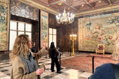 Krakow: Wawel Castle & Cathedral and Wieliczka Salt Mine Guided Tour with Lunch