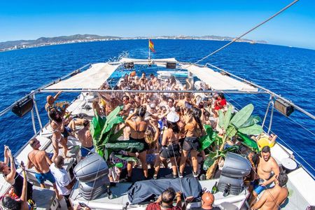Ibiza Boat Party – 3 Hour All Inclusive Drinks, DJ & Swim Stop
