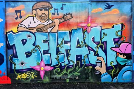  Belfast Music and Street Art Small Group Guided Experience