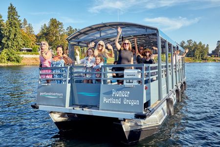 Scenic River Boat Tour on the Willamette River