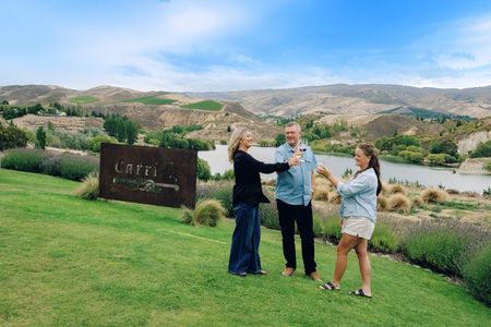 Boutique Wine Tour - visit Central Otago, 4 Wineries & Lunch