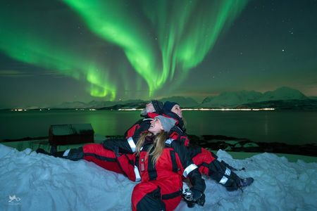 Tromsø: Northern Lights by Minibus - Free Photos and Warm Dinner