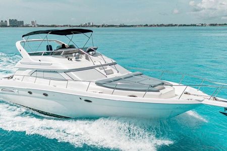 Cancun Private Yacht to Isla Mujeres–6H Snorkel, Sandbar & Party