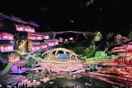 1-Day Private Day Trip to Tianmen Mountain with Fox Fairy Show