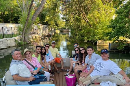 Lake Austin Boat Cruise 1.5 Hour Scenic Tour BYOB Per Person