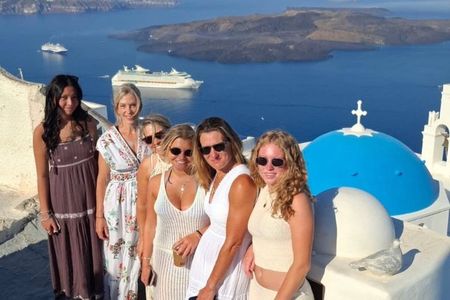 Private Highlights tour: Discover Santorini Like a Local