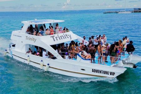 Hip hip Party Boat Experience with Reliable Transportation