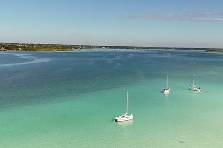 Group Tour in Lagoon of Bacalar with snacks and drinks
