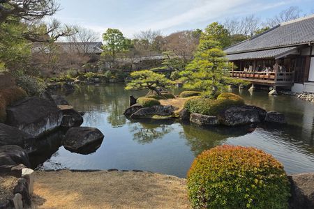 Zen Aesthetics & The Art of Shadow: A Masterclass in Koko-en