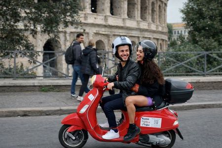 Rome by Vespa – with Francesco: the Best Guided Vespa Tour