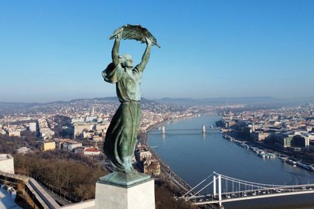 Budapest E-Bike Tour Gellert-Hill & Castle District