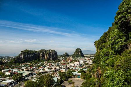 Da Nang: Lady Buddha Statue and Marble Mountain City Tour