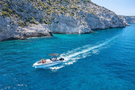 Milos Private Speedboat Tour with skipper