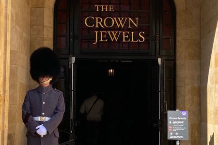 The Tower of London - Small Group Tour with a Local Expert 