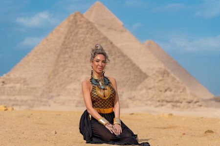 Pyramids of Giza tour with a professional photoshoot +(Editing)