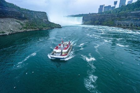 Toronto to Niagara Falls Tour: Skip-the-Line Boat & Journey