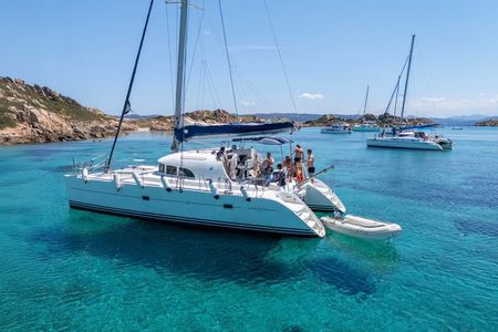 Tour in Catamarano Sport da Isola di La Maddalena e Palau 
