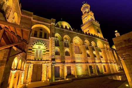 Express Walking Tour in El Moez Street