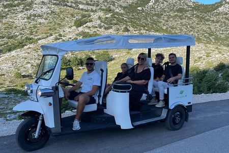 Omiš: Private eTuk Tuk Tour with Scenic Views & Local Guide