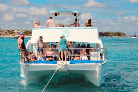 Punta Cana Luxury Private Catamaran-Open bar-Celebration Setup-DJ