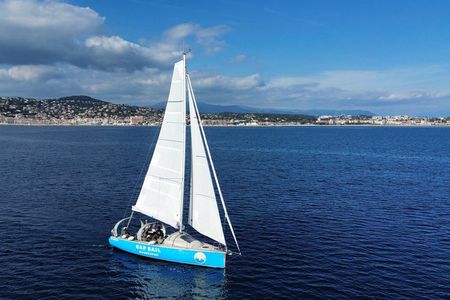 Antibes : Discover the Art of Sailing on a Scenic Cruise