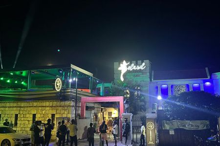 SHUTTLE SERVICE to AND FROM 27/27 L0UNGE PARTY TOP SPOT 