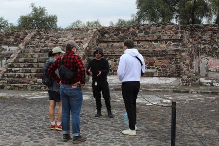 Private Teotihuacan Pyramids with Archaeologist