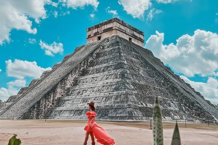 Chichen Itza + Cenote Suytun and Ikkil + Buffet and more