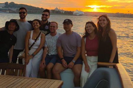 Bosphorus Sunset: An Enchanting Yacht Cruise in Istanbul
