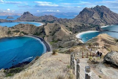 Early Morning Private Speedboat Tour to Komodo National Park