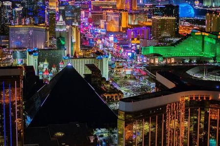 Las Vegas VIP Helicopter Tour with Luxury Limousine Pickup