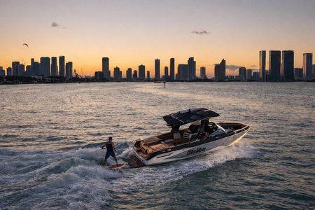 Miami Wakesurf and Skyline Boat Cruise