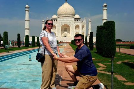 All-Inclusive Sunrise Taj Mahal & Agra Fort Tour with 5star Lunch