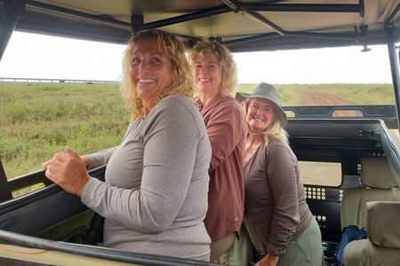 Private safari in Nairobi with elephants and giraffe centre