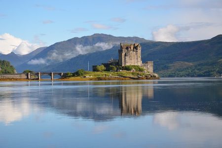 Glasgow: Eilean Donan, Loch Ness & Glenfinnan - 2 Day Tour