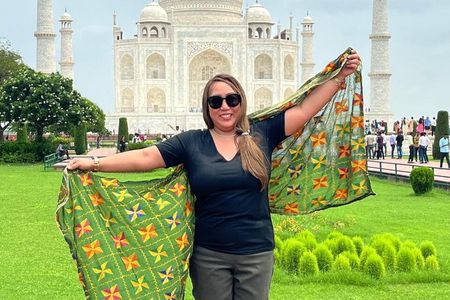 Skip the line taj mahal tour with photography tour