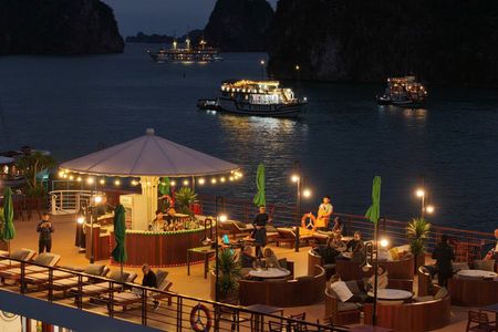 Cycad Cruises Bai Tu Long Bay