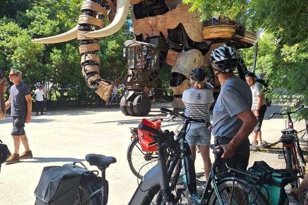 PANORAMA TOUR OF NANTES by electric bike