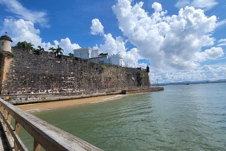 Old San Juan History Walk with Expert Historian Guide