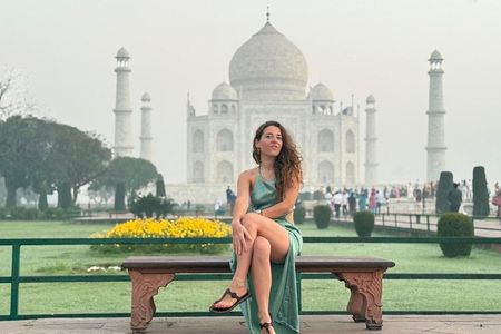 Taj Mahal Entrance Ticket including Tour Guide With Photographs