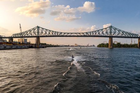Montreal Jet Ski Tour – Bridges, Skyline & Thrills (1h)