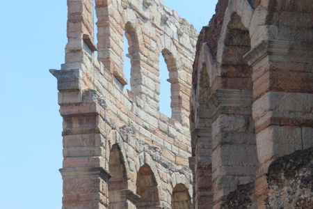 DA Padova: Small Group Guided Tour to Verona