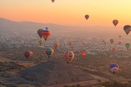 Hot Air Balloon Flight over Teotihuacan with CDMX Transportation