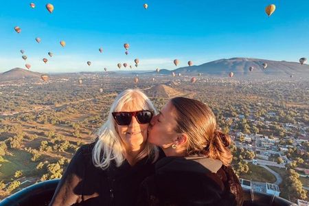 Transportation and Hot Air Balloon Flight Teotihuacán