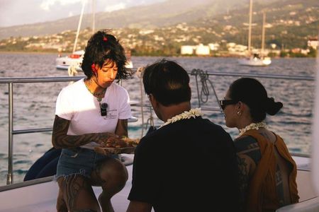 Papeete: Sunset Cruise and Gourmet Tasting