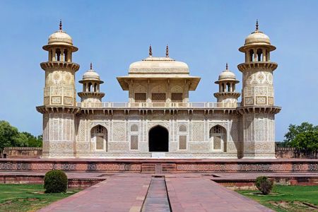 Agra Fort Itmad Ud Daula and Mehtab Bagh Adventure