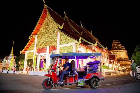 Half-Day Private Night Tour by Tuk Tuk in Chiang Mai City 