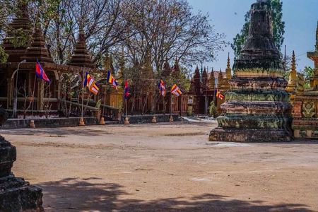 Private E-Bike Tour of Rolous Group and Sunset at Kompong Kleang