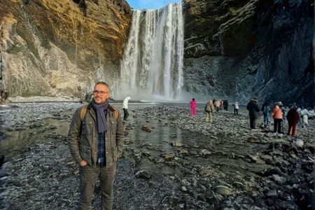 Reykjavik: Private South Coast Waterfalls, Beach and Glacier Tour